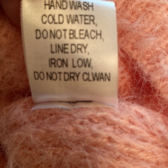 Sweet Generis Pink Fluffy Cropped Wide Cuffed 3/4 Sleeve Sweater Neck Size M/L - Picture 8 of 10